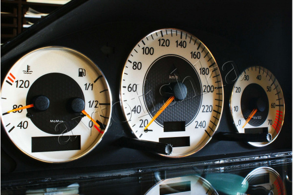 Mercedes W210 E (95 - 03) светодиодные шкалы (циферблаты) на панель приборов - дизайн 2