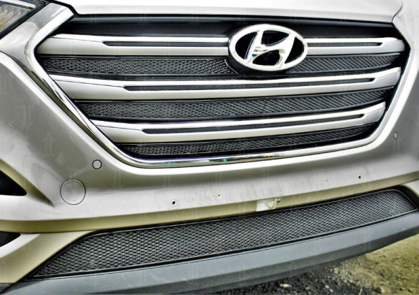 Hyundai Tucson (16–) Защита радиатора Premium, чёрная, верх (4 части)