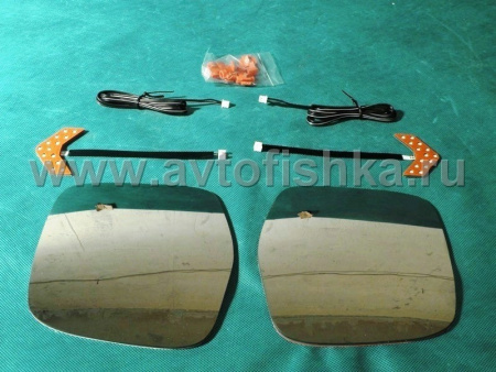 Toyota Land Cruiser 200 (08-), Prado 150 (10-) зеркальные элементы на боковые зеркала, со светодиодными поворотными стрелками на стекле, комплект 2 шт.