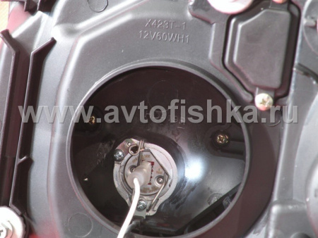 Toyota Land Cruiser 200 (08-) фары передние линзовые черные, со светящимися ободками, комплект 2 шт.