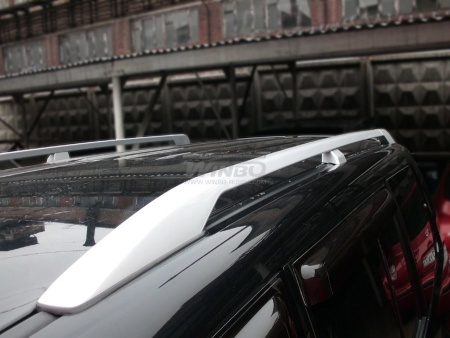 Mitsubishi Pajero 3 (2000-2006) и Pajero 4 (2006-) серебристые рейлинги продольные на крышу, алюминиевые, дизайн "Оригинал", установочный комплект.