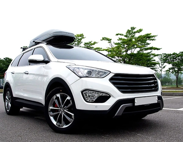 Hyundai Grand Santa Fe (13–16) Решетка радиатора Sport