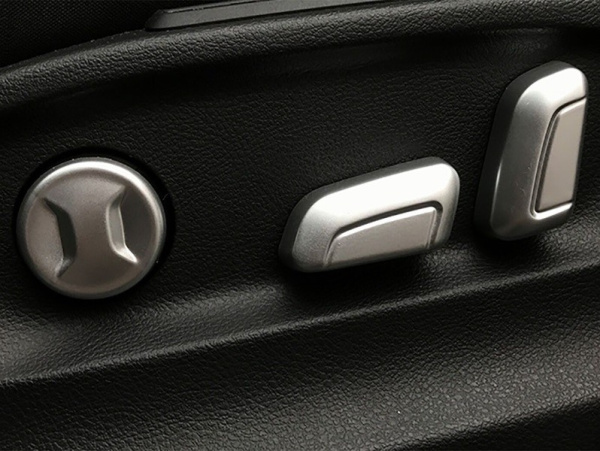 Skoda Kodiaq (16–) Накладки на кунопки регулирования сидений