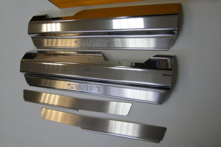 Suzuki Swift (04-) 5 дверн. накладки на внутренние пороги, к-кт 4шт.