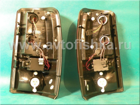 Chevrolet Tahoe, Suburban, GMC Yukon, Denali (99-06) фонари задние светодиодные красно-тонированные, комплект 2 шт.