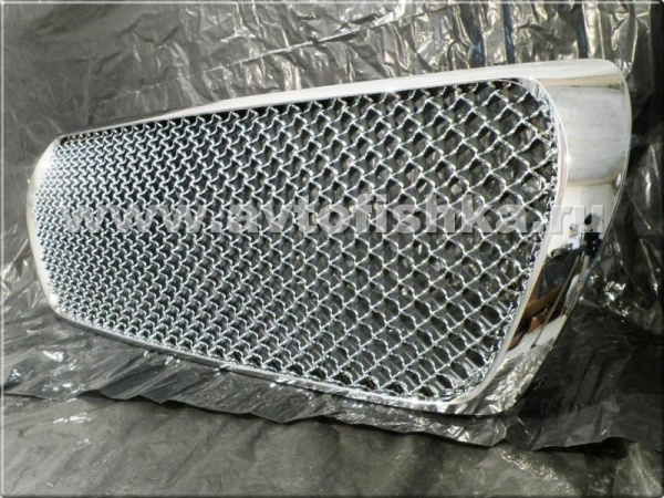 Toyota Land Cruiser 200 (07-11) решетка радиатора хромированная пластиковая, дизайн "Bentley".