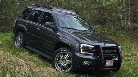 Фары передние черные с LED подсветкой — Chevrolet Trailblazer 2001-2009