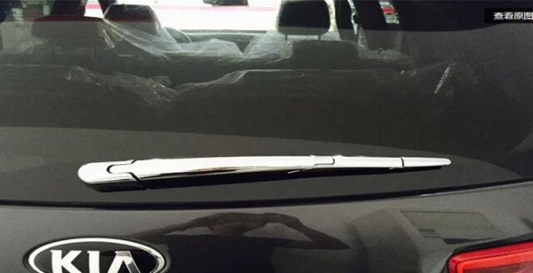 Kia Sorento (15–) Накладка на дворник пятой двери, 4 части, хром