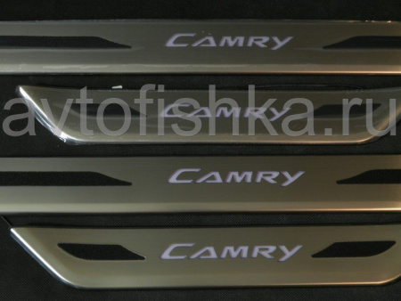 Toyota Camry V40 (2006-) накладки порогов дверных проемов, из нержавеющей стали с подсветкой CAMRY.