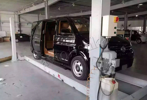 Volkswagen Caravelle (16-) штатные выезжающие электропороги автоматические