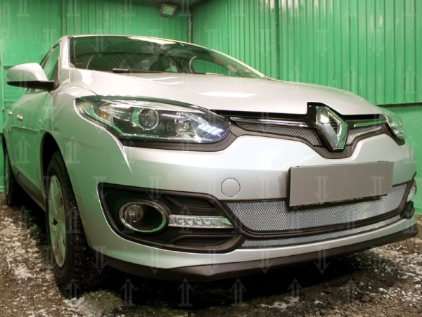 Renault Megane (14–15) Защита радиатора, хром, низ (2 части)