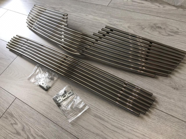 Toyota Corolla (06–10) накладка решётки бампера из нержавеющей стали