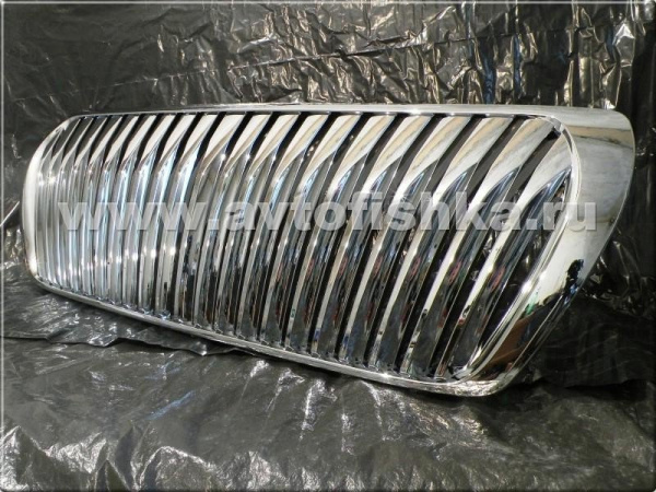 Toyota Land Cruiser 200 (07-11) решетка радиатора хромированная пластиковая, вертикальный дизайн.