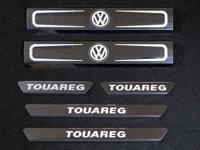 Volkswagen Touareg (14–) Накладки на пороги внутренние и внешние (зеркальные надпись) (R-Line)