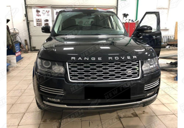 Land Rover Range Rover 4 поколение 2012 - 2017 Решетка радиатора хром с черными жабрами стиль 2018 Range Rover Vogue.