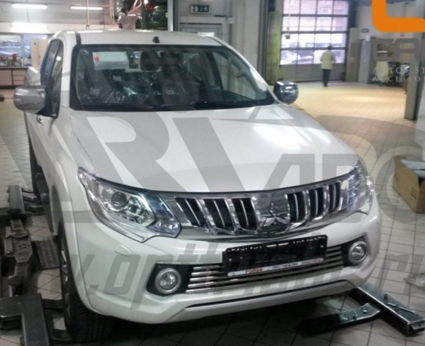Mitsubishi L200 (15–) Решетка переднего бампера, нерж. d16