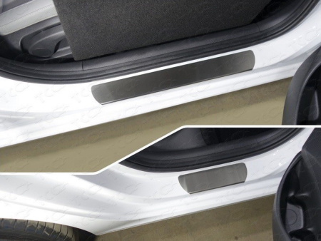 Hyundai i30 (17–) Накладки на пороги (лист шлифованный) 4шт