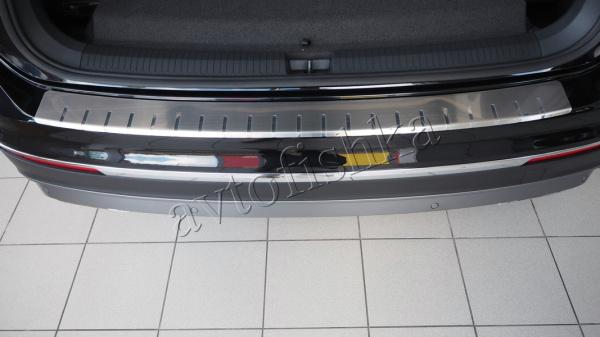 Накладка на задний бампер профилированная с загибом, нерж. сталь Alu-Frost 25-5544 для VW Tiguan II