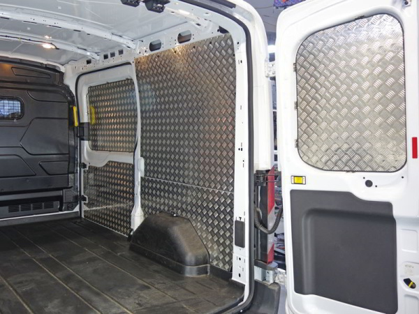 Ford Transit (14–) Защитный алюминиевый вкладыш в кузов автомобиля (комплект)