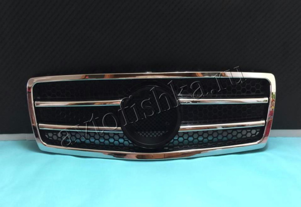 Mercedes W140 (92-99) решетка радиатора с эмблемой по центру