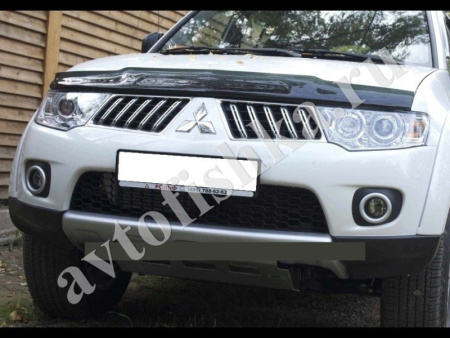 Дефлектор капота темный Mitsubishi Pajero Sport 2008-, L200 2007-