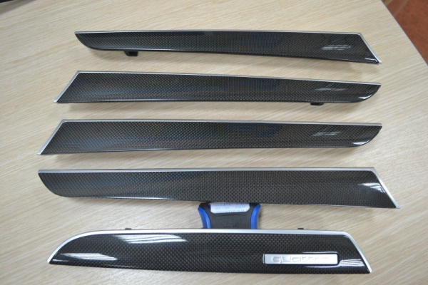 Audi A4 (07–11) Комплект вставок 6 деталей CARBON (в салон)