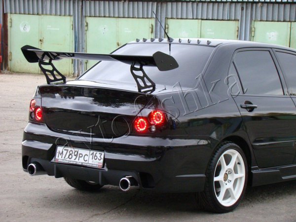 Mitsubishi Lancer 9 (03-07) модульные задние фонари (стопы) HELLA