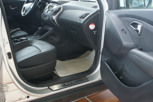 Hyundai ix35 (10–/14–) Накладки на пороги, нерж., 4 части