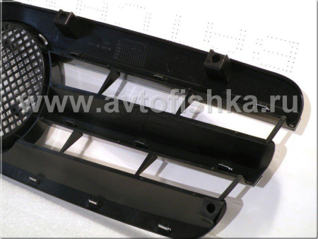 Mercedes C-class W203 (00-07) седан решетка радиатора черная со звездой, дизайн CL-class, 3 ламели.