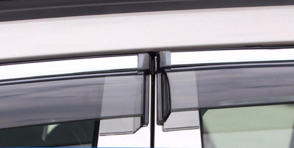 Subaru Outback (09–) Дефлекторы боковых окон с хромированным молдингом, OEM стиль