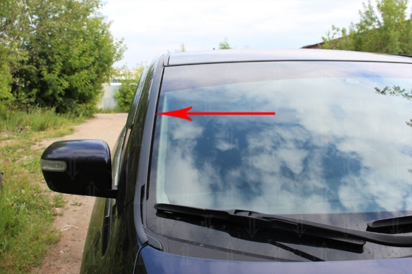 Mazda CX-7 (07–/10–) Дефлектор лобового стекла