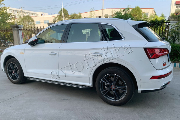 Audi Q5L (18-) штатные пороги (подножки) боковые