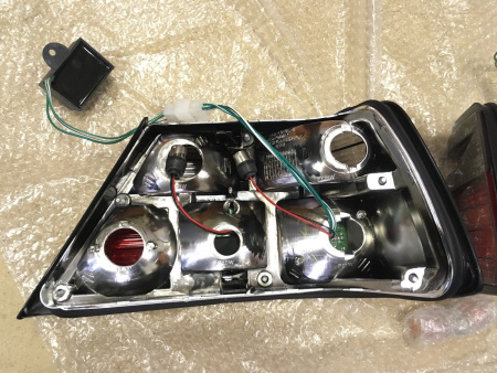 Mercedes W124 (84-95) фонари задние светодиодные красно-тонированные, комплект 2 шт.