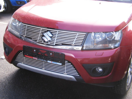 Suzuki Grand Vitara (12-) накладка на решетку бампера