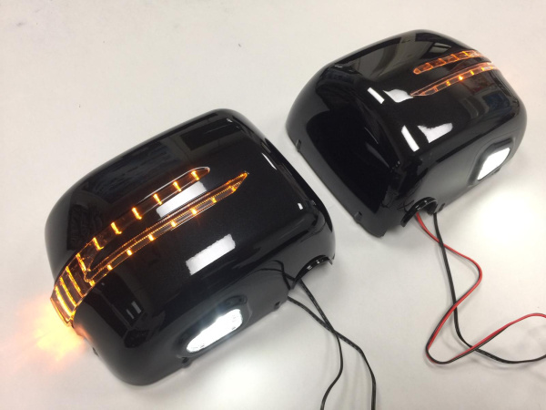 Mercedes G-class W463 (86-12) корпуса боковых зеркал черные, светодиодными поворотниками дизайн СТРЕЛА, комплект 2 шт.