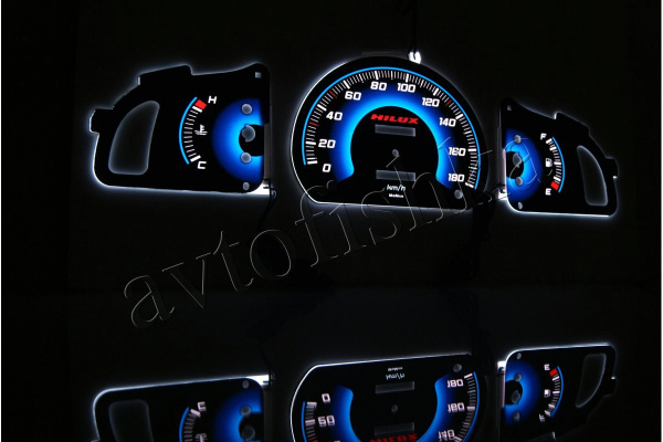 Toyota Hilux (98 – 02) светодиодные шкалы (циферблаты) на панель приборов
