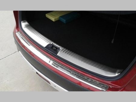 Nissan Qashqai (2006-) накладка из нержавеющей стали на порог двери багажника