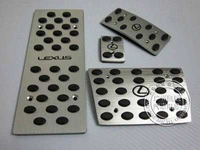 Lexus IS300, RX350, LX570 (2008-) накладки на педали, подставку под ногу, алюминиевые с логотипом LEXUS, комплект 4 шт.