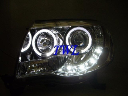 Toyota Tacoma (05-) фары передние линзовые хромированные, со светодиодной подсветкой и светящимися ободками, комплект 2 шт.