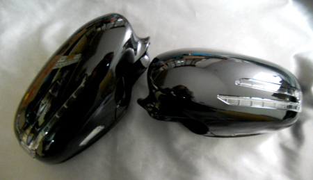 Mercedes W219, W221 (05-09) корпуса боковых зеркал полностью черные (197), с поворотниками "СТРЕЛА" и подсветкой Welcome, комплект 2 шт.