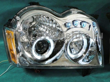 Jeep Grand Cherokee (04-07) фары передние линзовые хромированные, со светящимися ободками CCFL и светодиодами, комплект 2 шт.