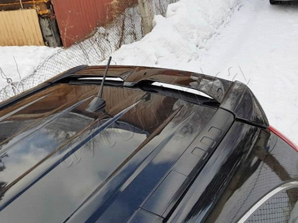 Спойлер с воздухозаборником на Honda CR-V