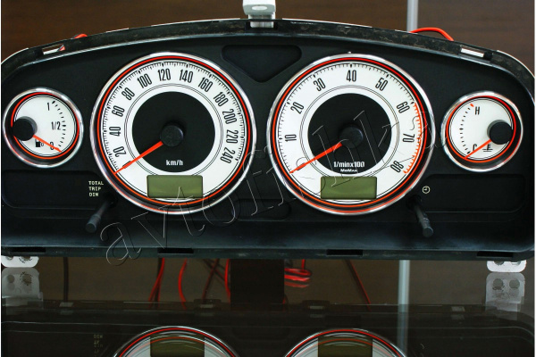 Toyota Avensis светодиодные шкалы (циферблаты) на панель приборов - дизайн 2
