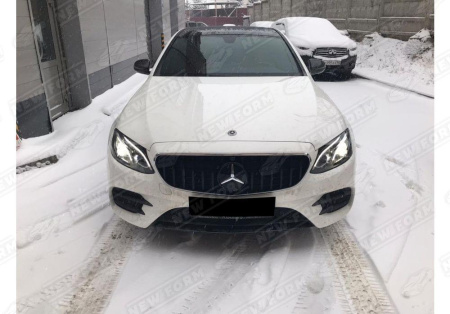 Mercedes-Benz E-Klasse W213 2016 - 2020 Решетка радиатора AMG GT черная
