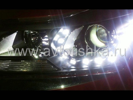 Chevrolet Cruze (08-) черные линзовые передние фары со светящимися ободками и диодной подсветкой в стиле Volkswagen, комплект 2 шт.