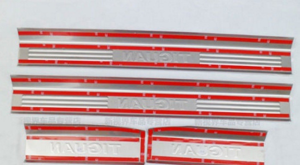 Volkswagen Tiguan (08–/11–) Накладки на дверные пороги, нерж, 4 части (на пластик)