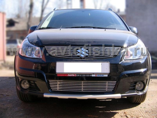 Suzuki SX4 (10-) хэтчбек накладка на решетку радиатора
