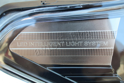 Nissan Patrol Y62 (10-) передние фары LED динамические