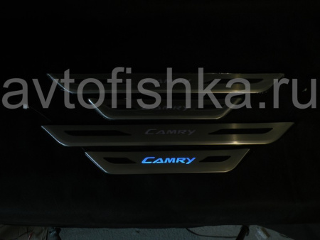 Toyota Camry V40 (2006-) накладки порогов дверных проемов, из нержавеющей стали с подсветкой CAMRY.