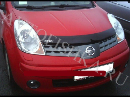 Дефлектор капота темный с надписью Nissan Note 2006-2008